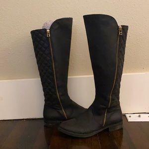 Steve Madden Black Leather Quilted Boots